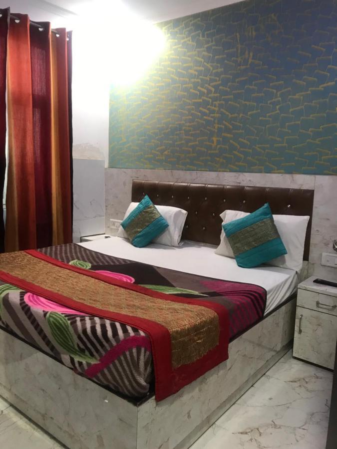 Hotel O Kanak Palace ニューデリー エクステリア 写真