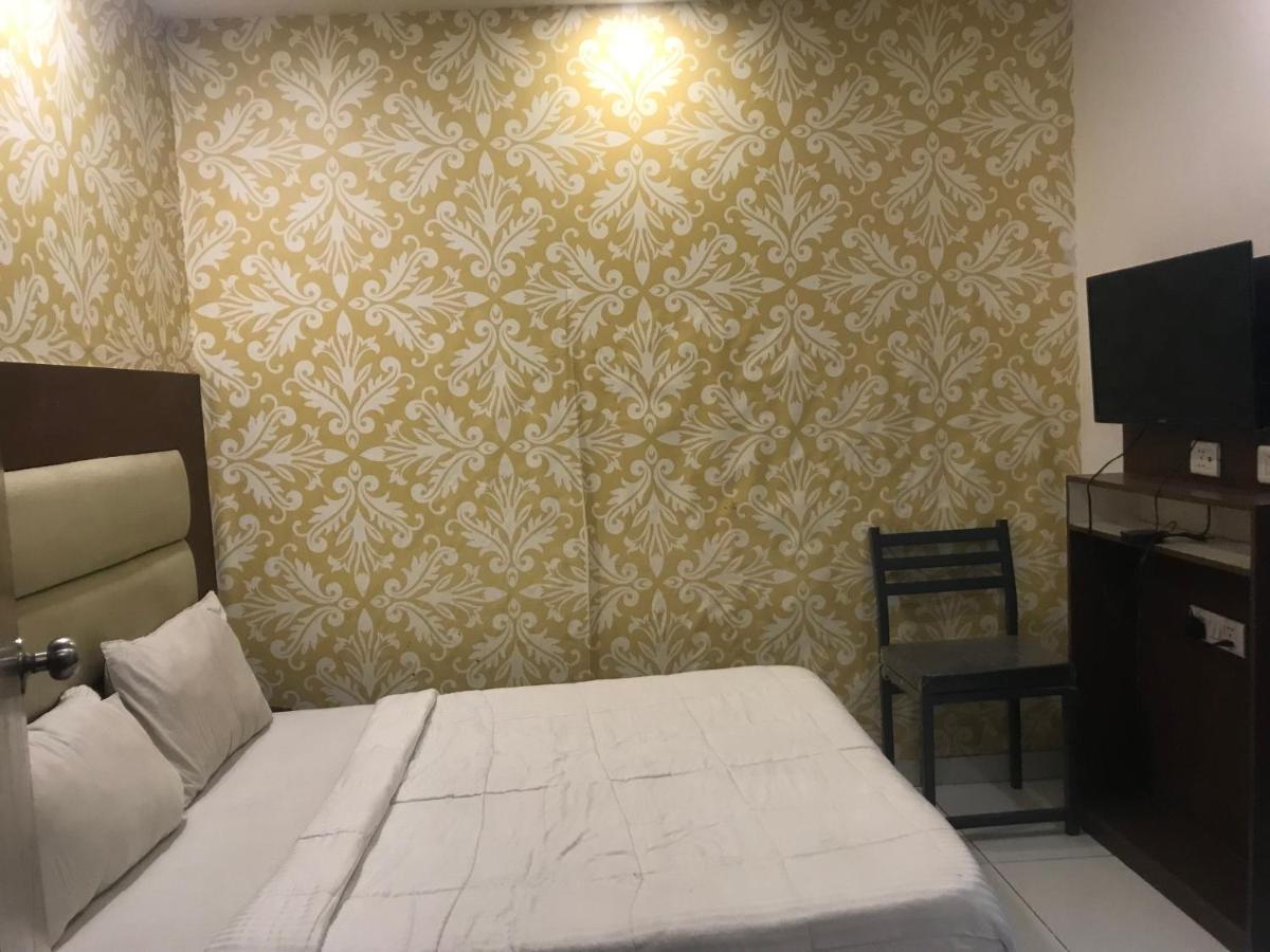 Hotel O Kanak Palace ニューデリー エクステリア 写真